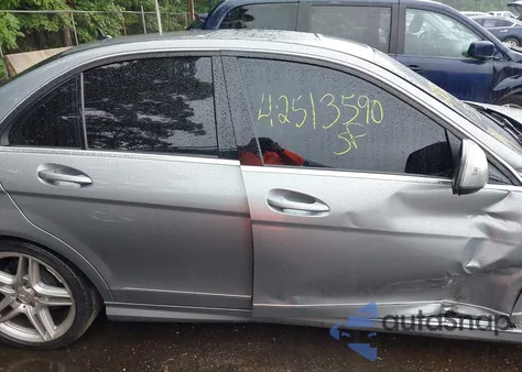 2008 Mercedes-Benz C 300 из США, поврежденный, VIN WDDGF54X48F189512